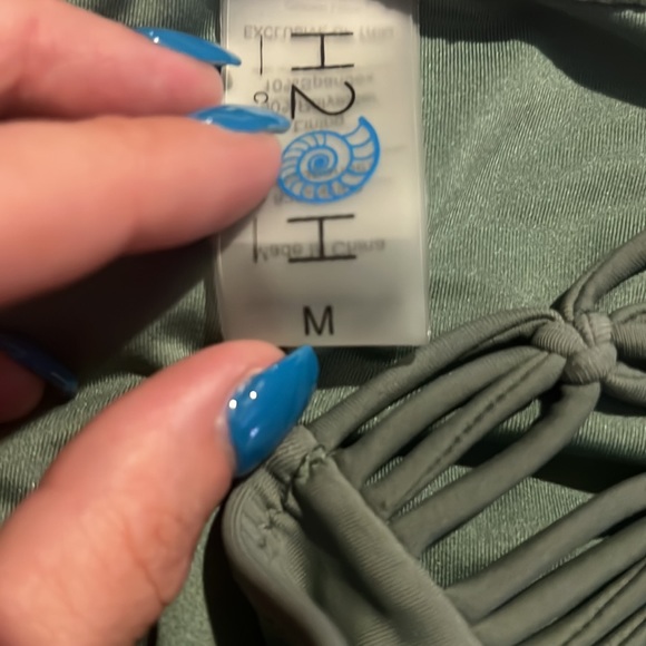 Green bikini 👙 - Picture 7 of 7